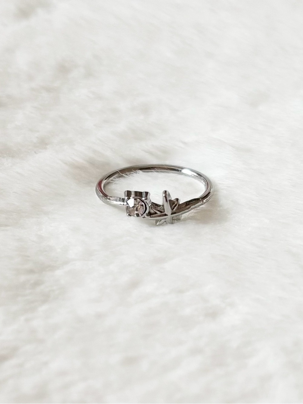 5/$15 🩷 MUST BUNDLE Silver Star & Crystal Accent Ring - Silver Tone